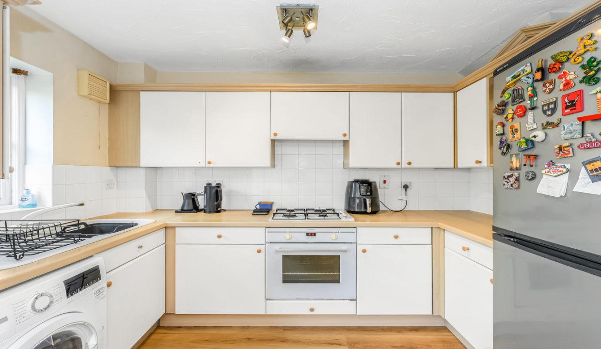 10 Clarendon Close-11