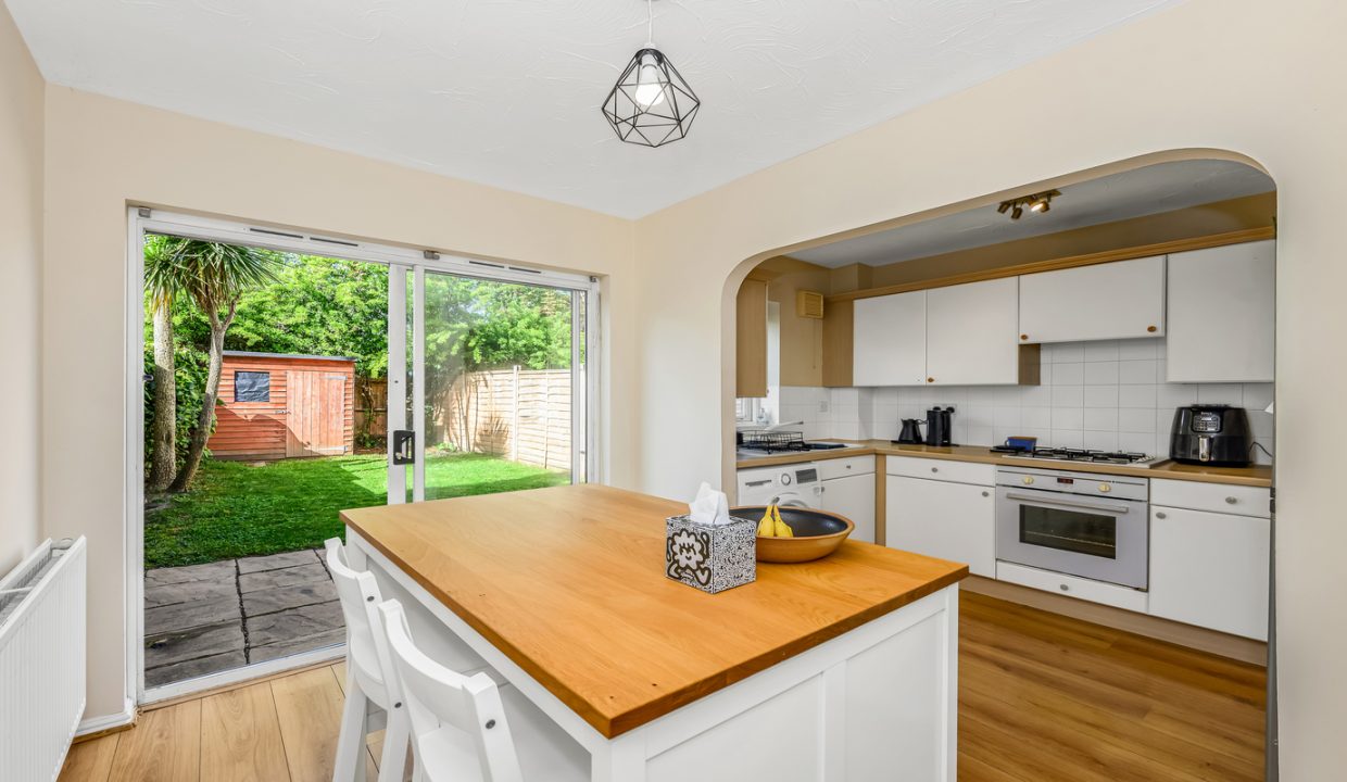10 Clarendon Close-12