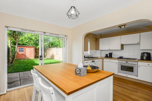 10 Clarendon Close-12