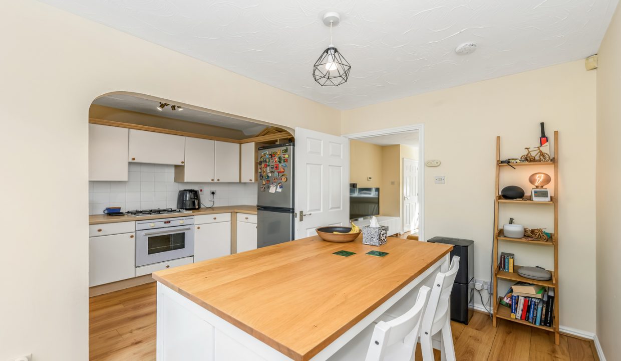 10 Clarendon Close-13
