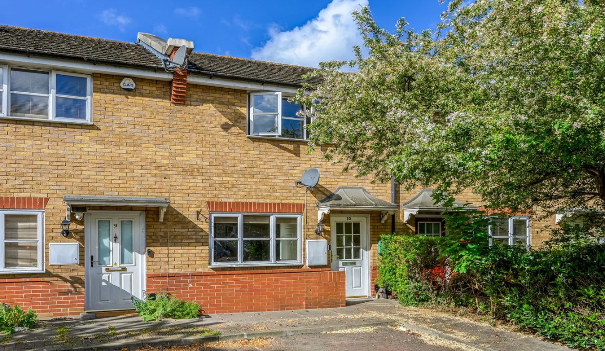 10 Clarendon Close-18