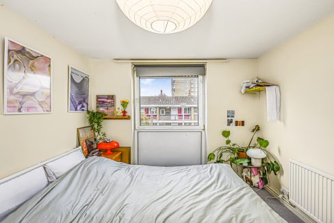 93 Candy St-18